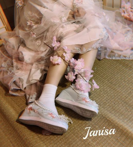 高中生玩弄漂亮少妇高潮_西瓜影院字幕高清版在线观看