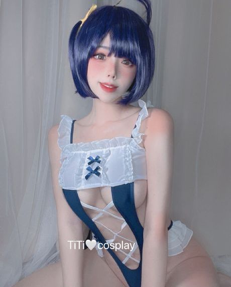 手伸进她的乳罩里揉搓着漫画_免费看片完整在线观看